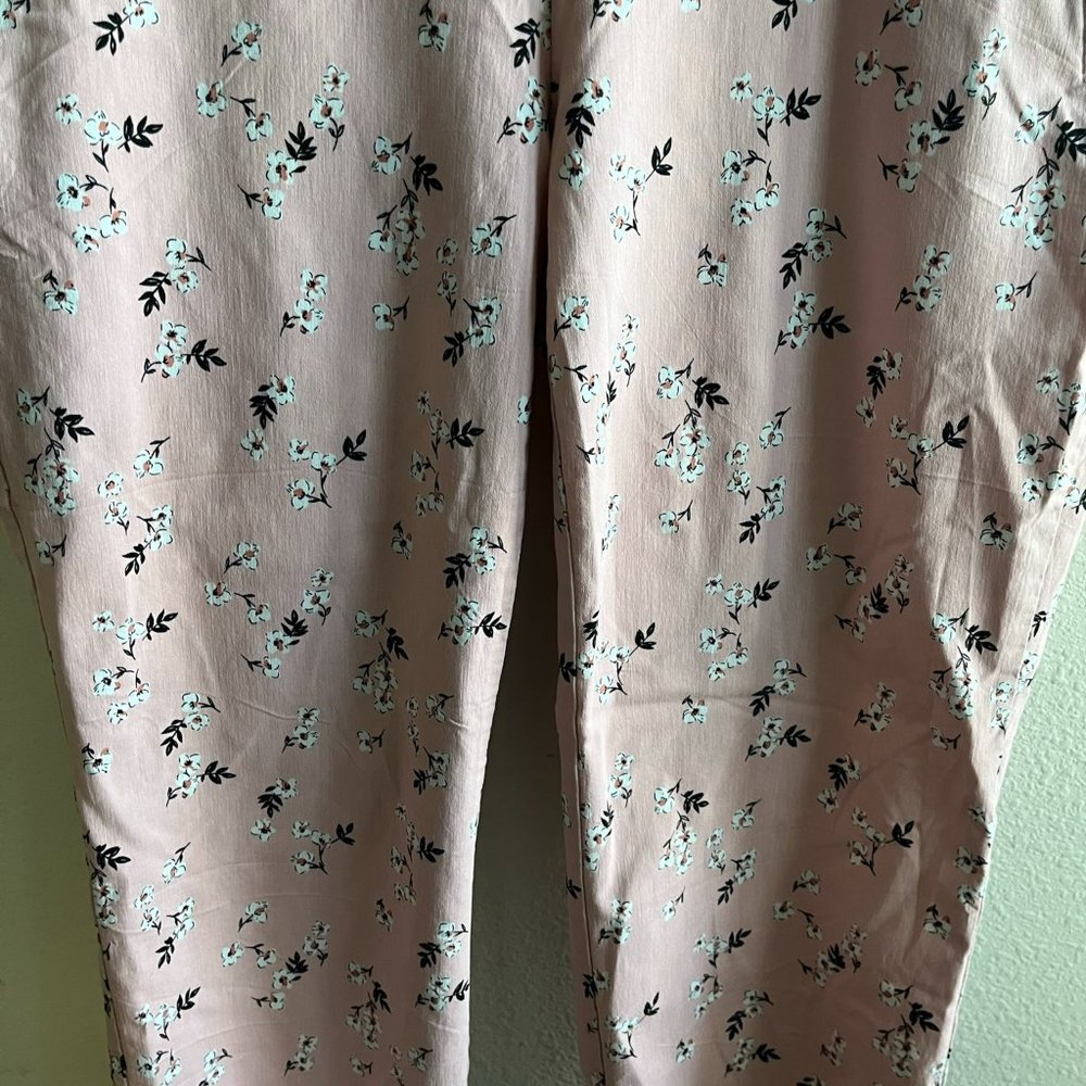 NWOT Lane Bryant The Allie Floral Print Ankle Pants Size 18 Style 1092918 - Picture 3 of 10